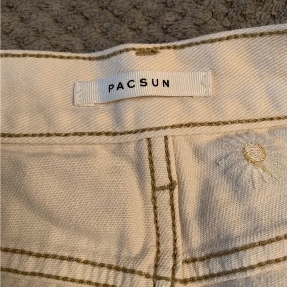 NWOT PACSUN DAISY SHORTS. 25 - Picture 3 of 4